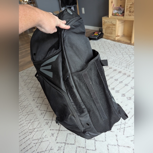 Easton E610 Catchers Bat Pack Backpack. Black And Gray Easton Bag. - Picture 8 of 12